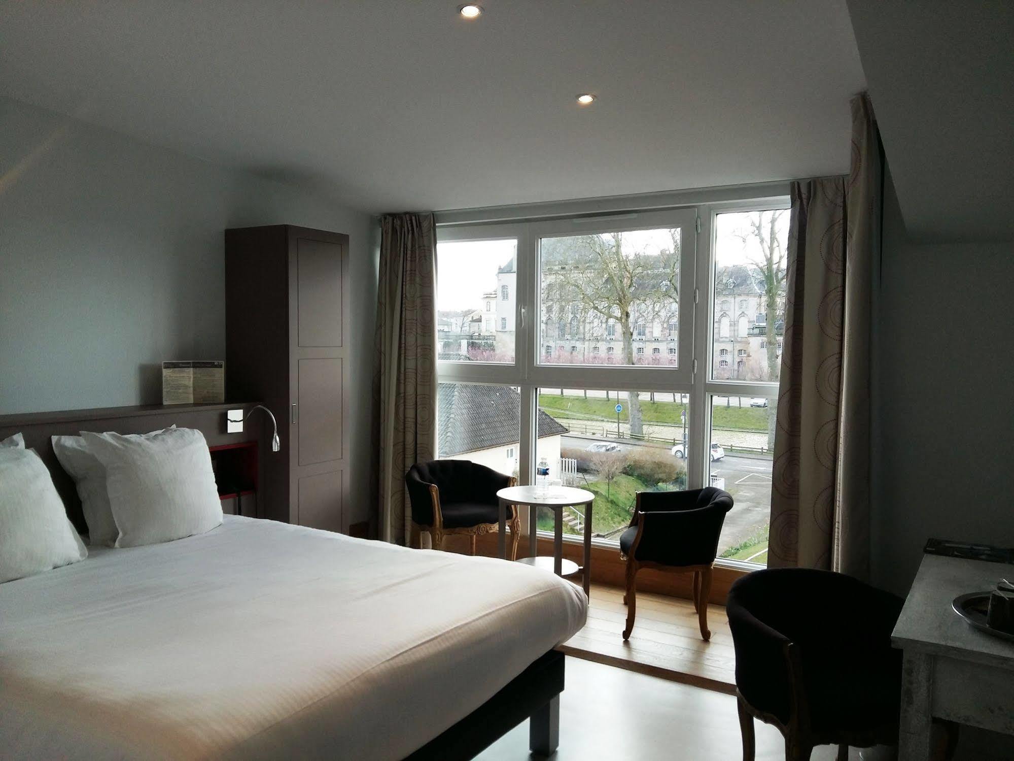 Logis Hotel Les Pages Luneville Exterior photo